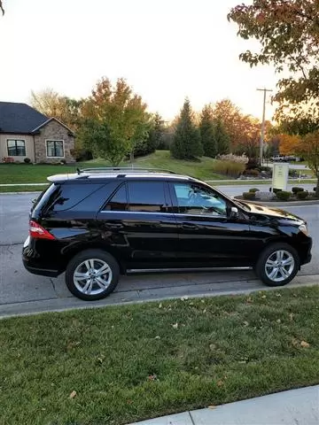 $9000 : 2014 Mercedes Benz ML350 4Mati image 4