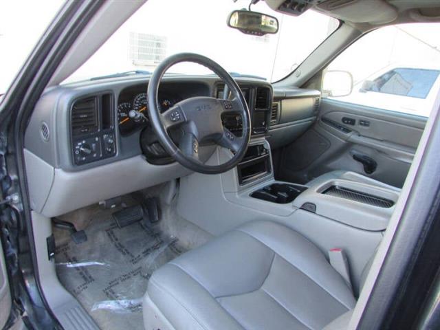 $8995 : 2005 GMC Yukon SLE image 8