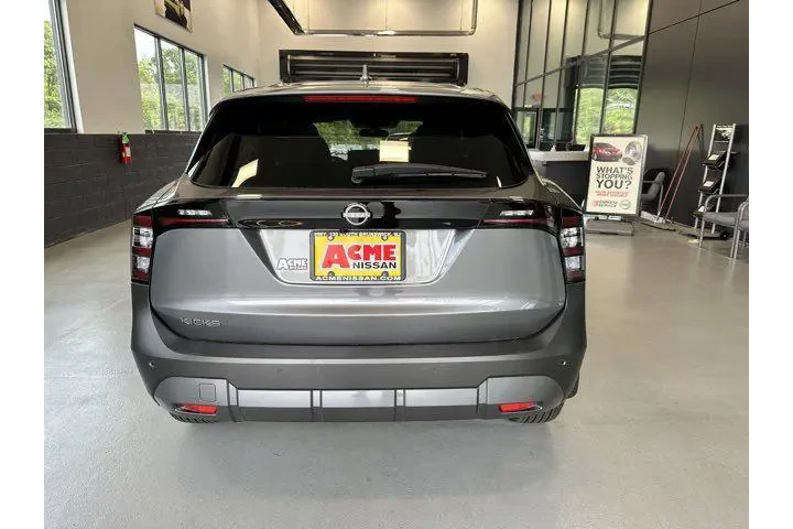 $22595 : Nissan Kicks 2025 SV 4dr Cro image 5