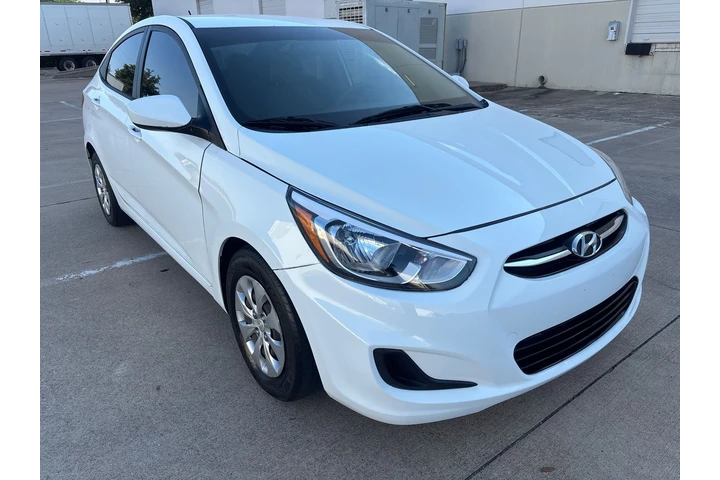 $6995 : 2017 Accent SE image 2