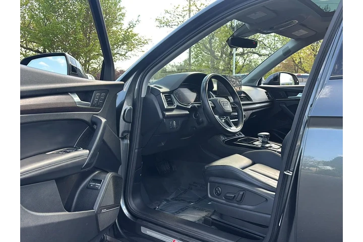 $33295 : 2023 Q5 S line Premium Plus image 2