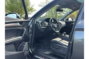 $33295 : 2023 Q5 S line Premium Plus thumbnail