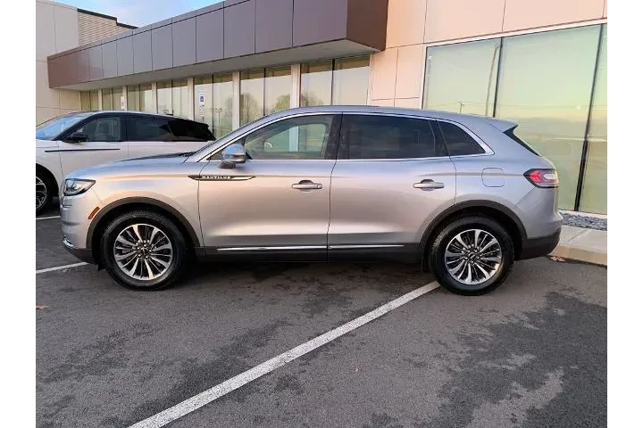 $31844 : Lincoln Nautilus 2022 AWD St image 2