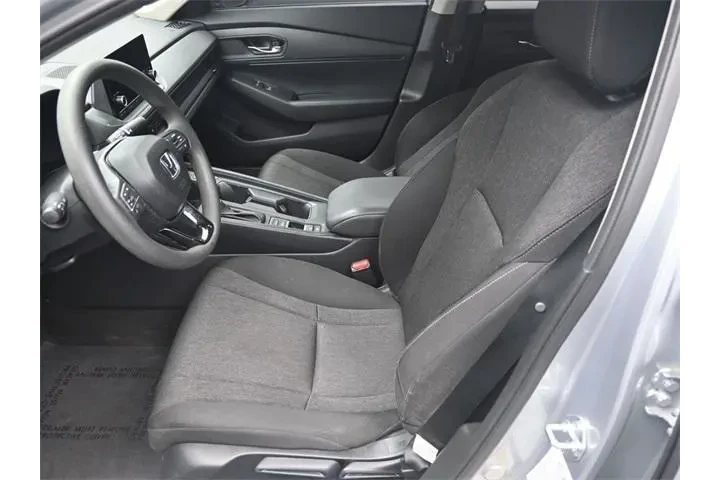 $22838 : Honda Accord 2024 LX 4dr Sed image 6