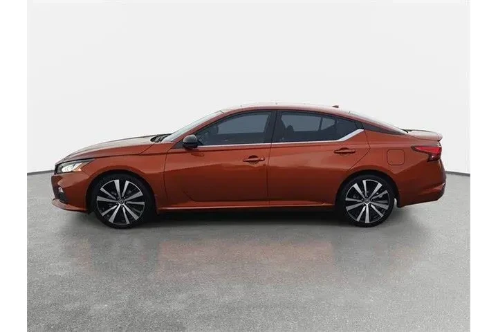 $15986 : Nissan Altima 2021 2.5 SR 4d image 8