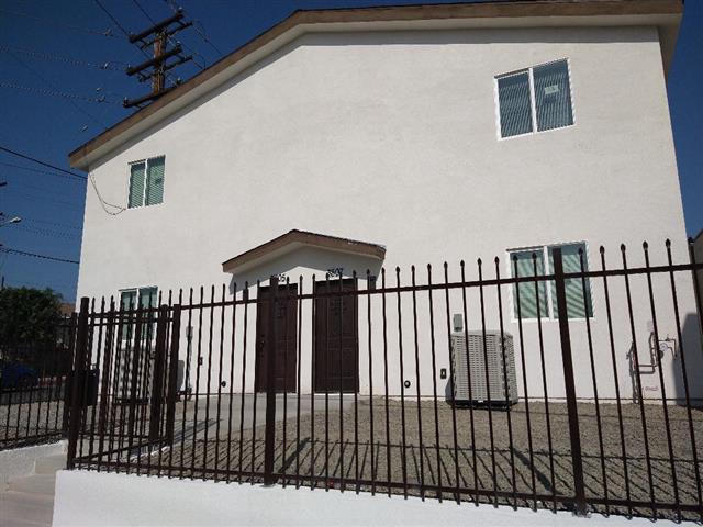 LARGE TOWNHOUSE, EAST L.A. image 1