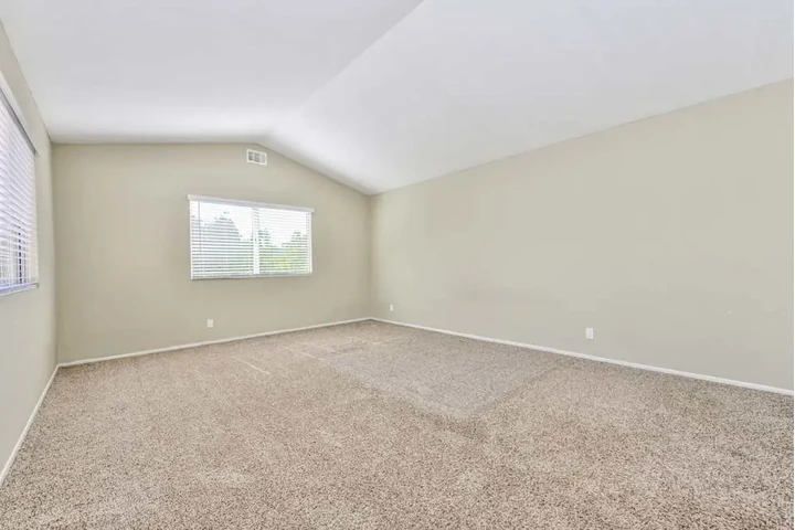$3478 : Welcoming, comfortable 3bed image 5