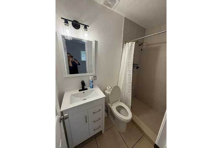 $2000 : Beautiful 3 bedroom, 2 baths s image 9