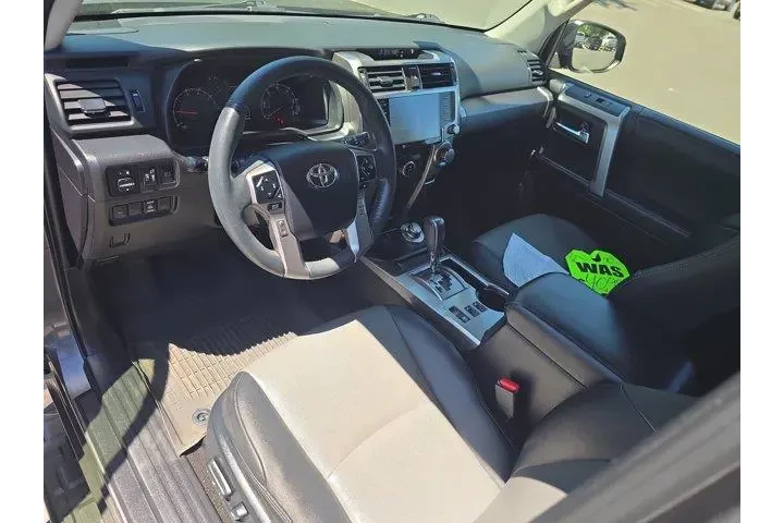 $39995 : Toyota 4Runner 2021 4x4 SR5 image 7