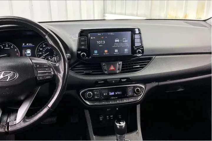 $14490 : Hyundai ELANTRA GT 2018 4dr image 6
