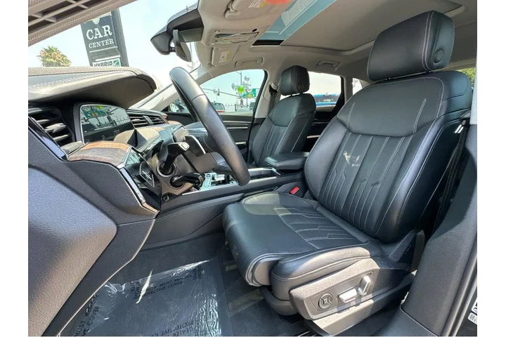 $20999 : 2019 e-tron Prestige image 9