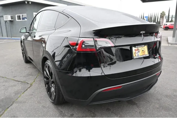 $21998 : 2023 Model Y Performance image 6