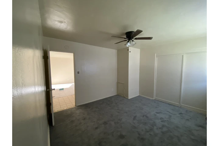 $995 : Apt 1 rec cerca Panorama/Haley image 3