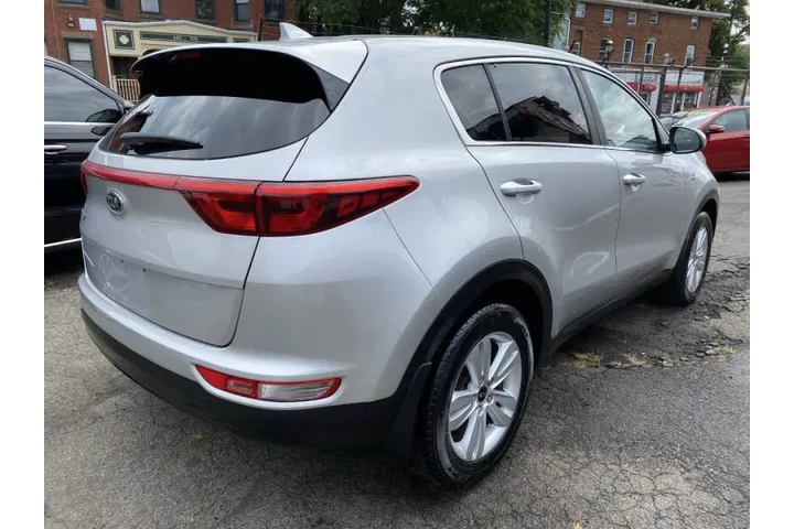 $8399 : 2018 Sportage LX image 8