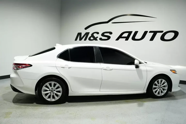 $16138 : 2019 Camry image 6