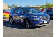 $23300 : Nissan Rogue 2023 SV 4dr Cro thumbnail