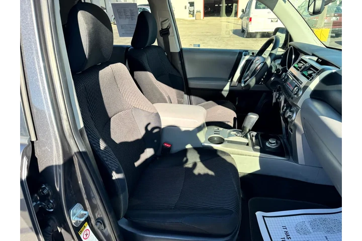 $16980 : 2013 4Runner SR5 4WD image 8