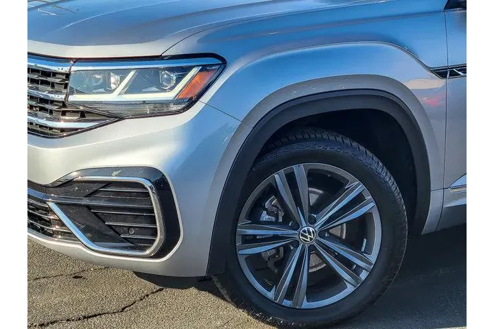 $27870 : Volkswagen Atlas Cross Sport image 3