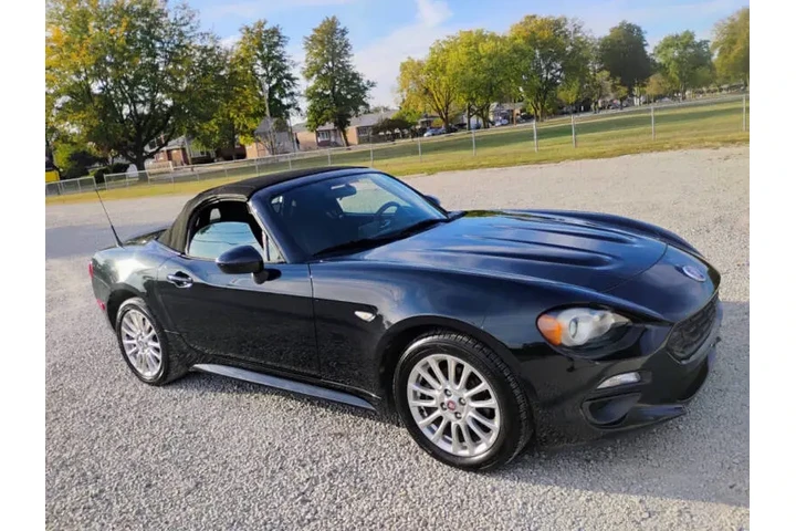 $11995 : 2017 FIAT 124 Spider Classica image 2