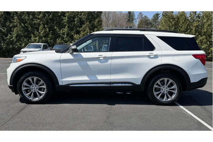 $32680 : Ford Explorer 2023 AWD XLT 4 image 3