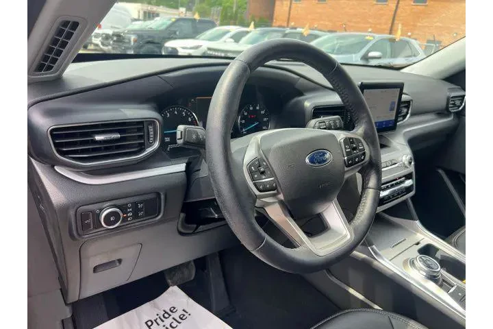 $33315 : Ford Explorer 2024 AWD XLT 4 image 9