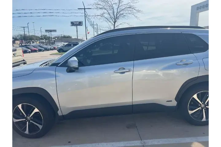 $21998 : Toyota Corolla Cross Hybrid image 3