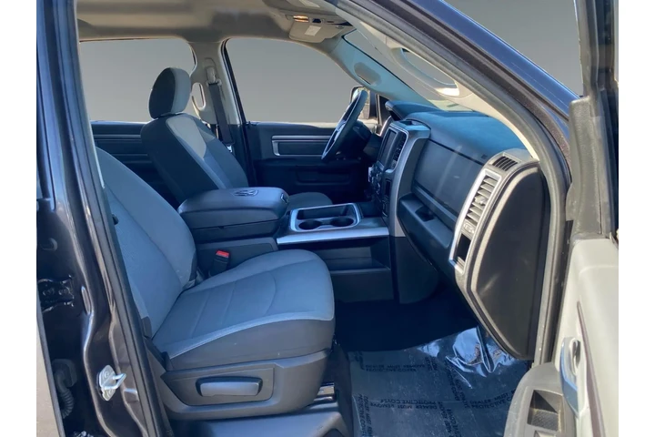 $38763 : Ram 1500 Classic 2023 image 8