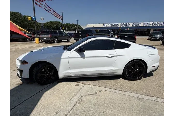$31900 : Ford Mustang 2021 EcoBoost 2 image 8