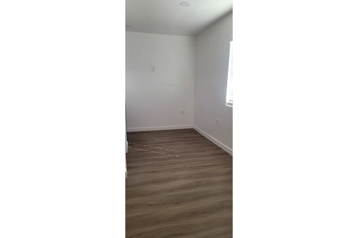 $1650 : Studio disponible image 5