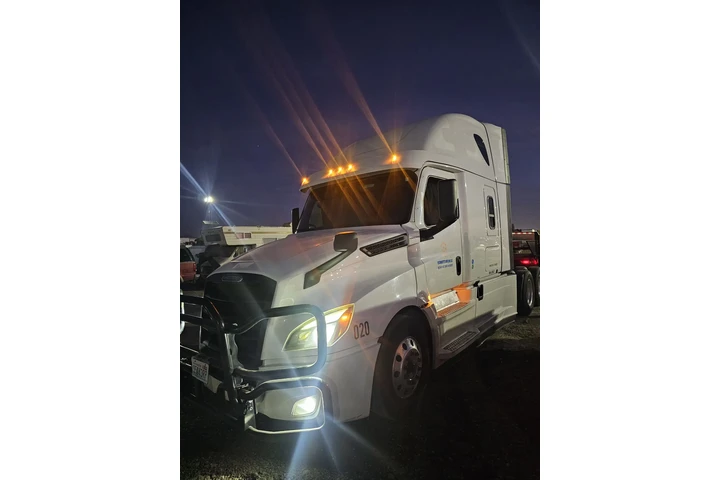 CDL CLASS A DRIVER 48 STATES image 1