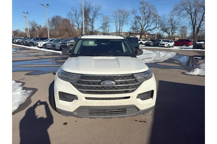 $24873 : Ford Explorer 2022 AWD XLT 4 image 2
