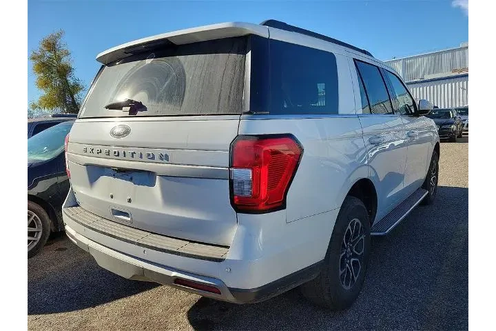 $37987 : Ford Expedition 2022 4x4 XLT image 4