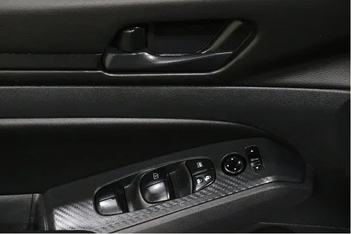 $25983 : Nissan Altima 2025 2.5 S 4dr image 7