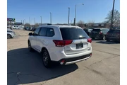$8450 : 2017 Outlander SEL FWD thumbnail