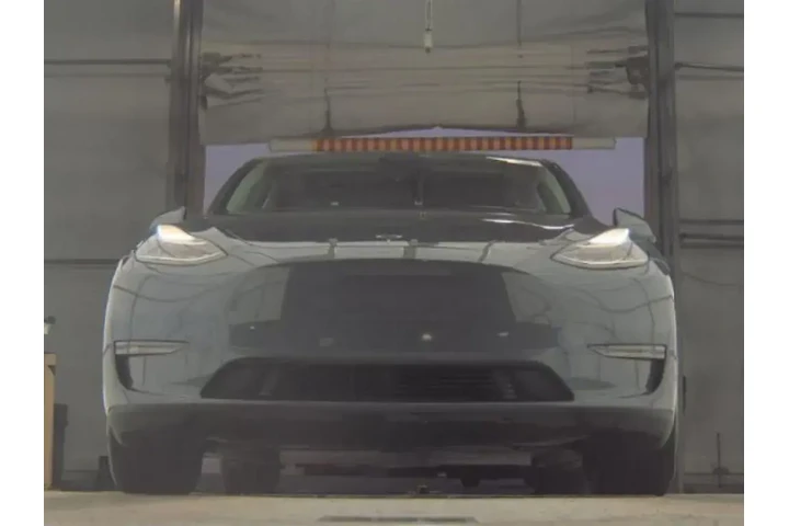 $29893 : Tesla Model Y 2023 AWD 4dr C image 3