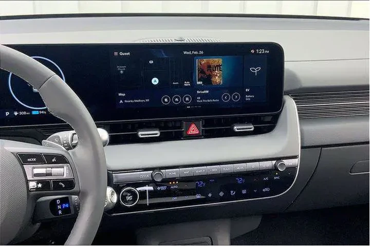 $33990 : Hyundai IONIQ 5 2025 SE 4dr image 7