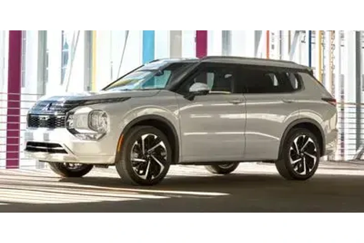 $20999 : Mitsubishi Outlander 2024 ES image 1