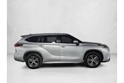 $28926 : Toyota Highlander 2021 XLE 4 thumbnail