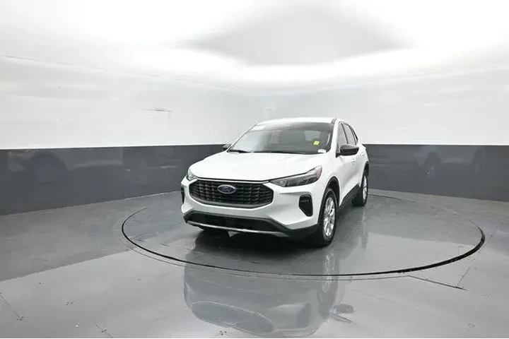 $19935 : Ford Escape 2023 AWD Active image 3