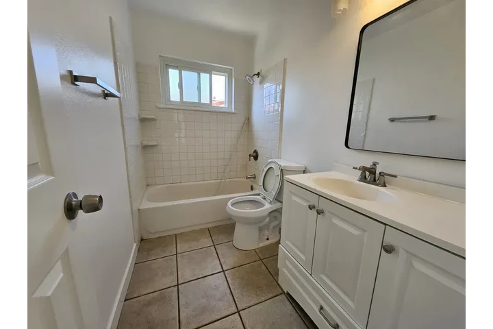 $1450 : Anaheim - 3 bed 2 Bath image 4