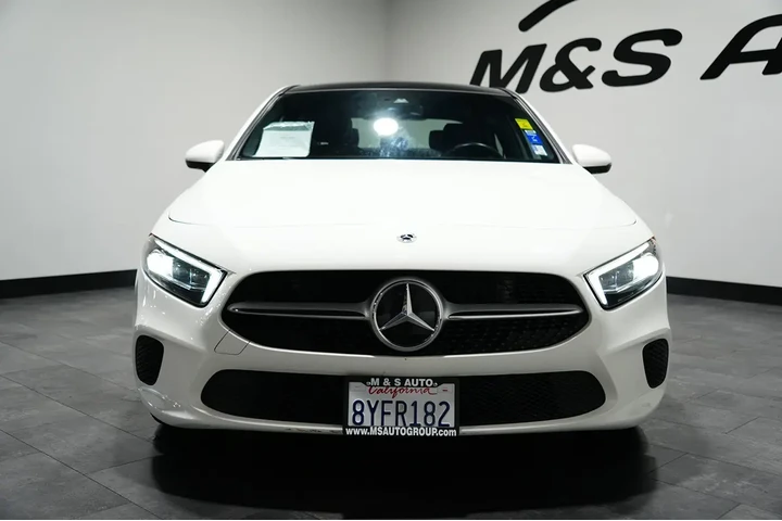 $27861 : 2022 A 220 image 10