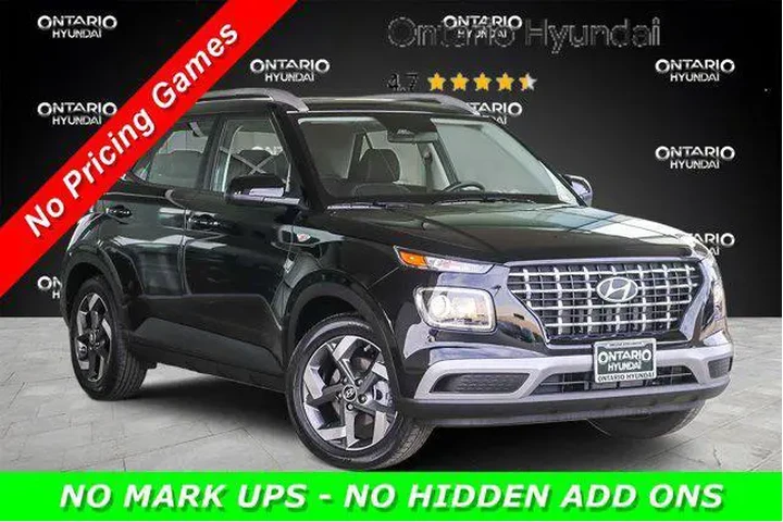 $21027 : Hyundai VENUE 2025 SEL 4dr C image 1
