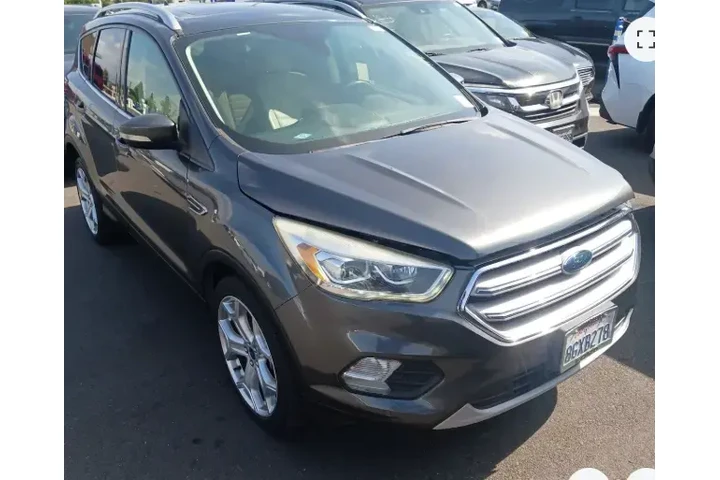 $15950 : Ford Escape 2018 AWD Titaniu image 1