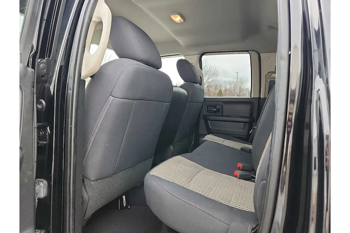 $16727 : Ram 1500 2012 4x4 Express 4d image 10