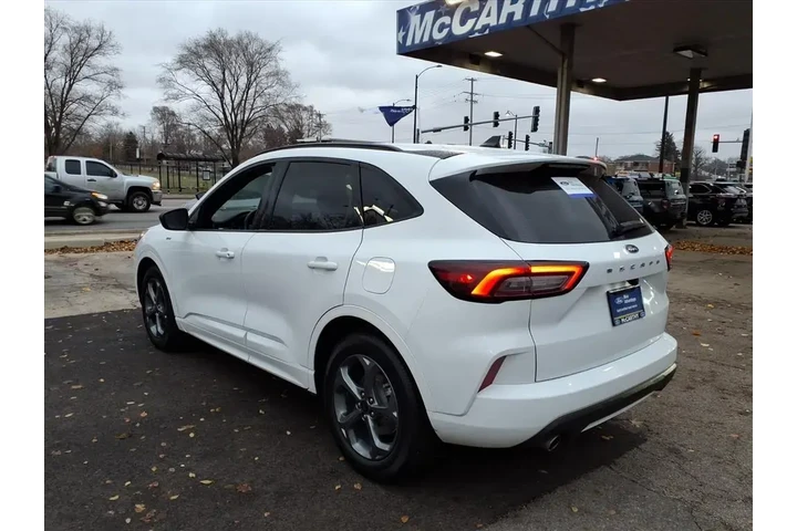 $24145 : Ford Escape 2023 ST-Line 4dr image 5