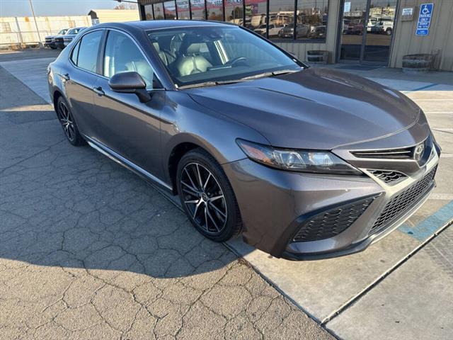 $23999 : 2021 Camry SE image 8