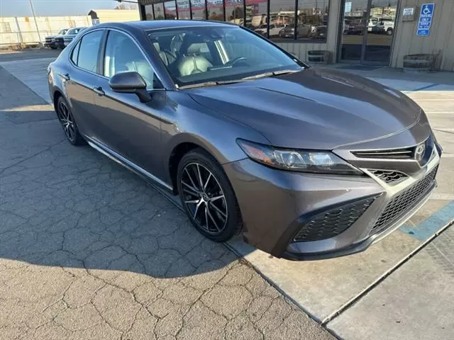 $23999 : 2021 Camry SE image 8