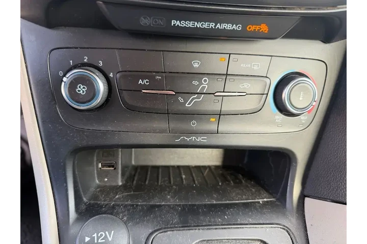 $9500 : Ford Focus 2018 SE 4dr Hatch image 7