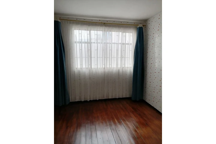 $650000 : Arriendo aparta estudio image 1