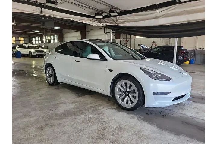 $23990 : Tesla Model 3 2023 4dr Sedan image 3
